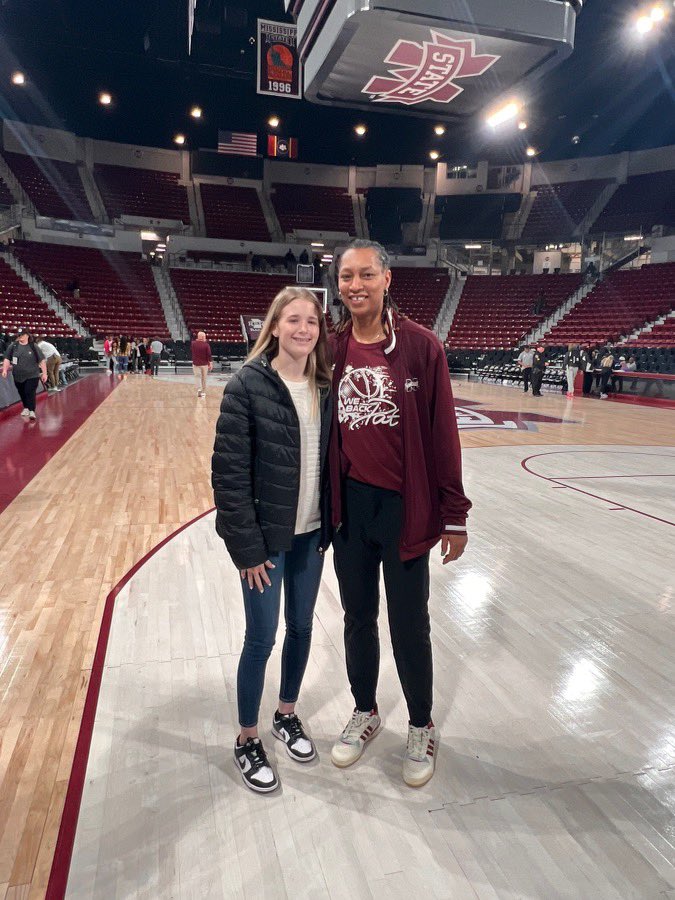 Post-Game w/ Head Coach @SamPurcellMSU & Asst. @CoachPagina @HailStateWBK after their BIG  SEC Win vs @KentuckyWBB in Stark-Vegas at The Hump!  
Thank you for the invite! @AuburnHighWBB @AlSoStarz_Veal @CoachCPritchett 
#WeBackPat