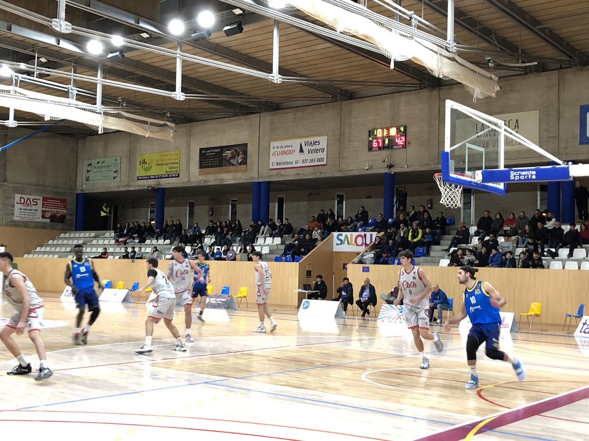 CbSalou's tweet photo. CLUB | 🟡 Molt agraïts d’haver rebut la visita del CB Montblanc i el @BasquetManyanet 

🏀 Compartim i gaudim del bàsquet de la província

#SomBàsquet #SomSalou https://t.co/vcP0eO3Q8F