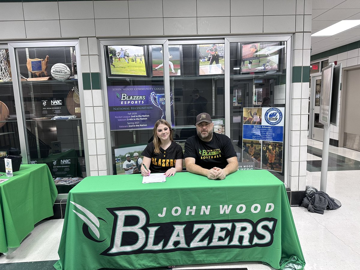 JwccSoftball's tweet photo. We got FURY-US with @ClevengerAudrey at John Wood today.         “Un”official signing so we could finally get pictures! https://t.co/zmTxNd2ZzL