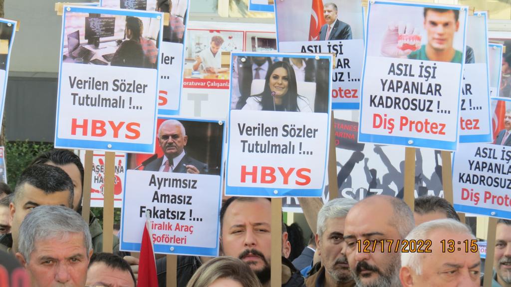 KabineTaşerona Kulakver Tüm Taşeron kalanlar kadro alana kadar durmak yok yılmak yok.