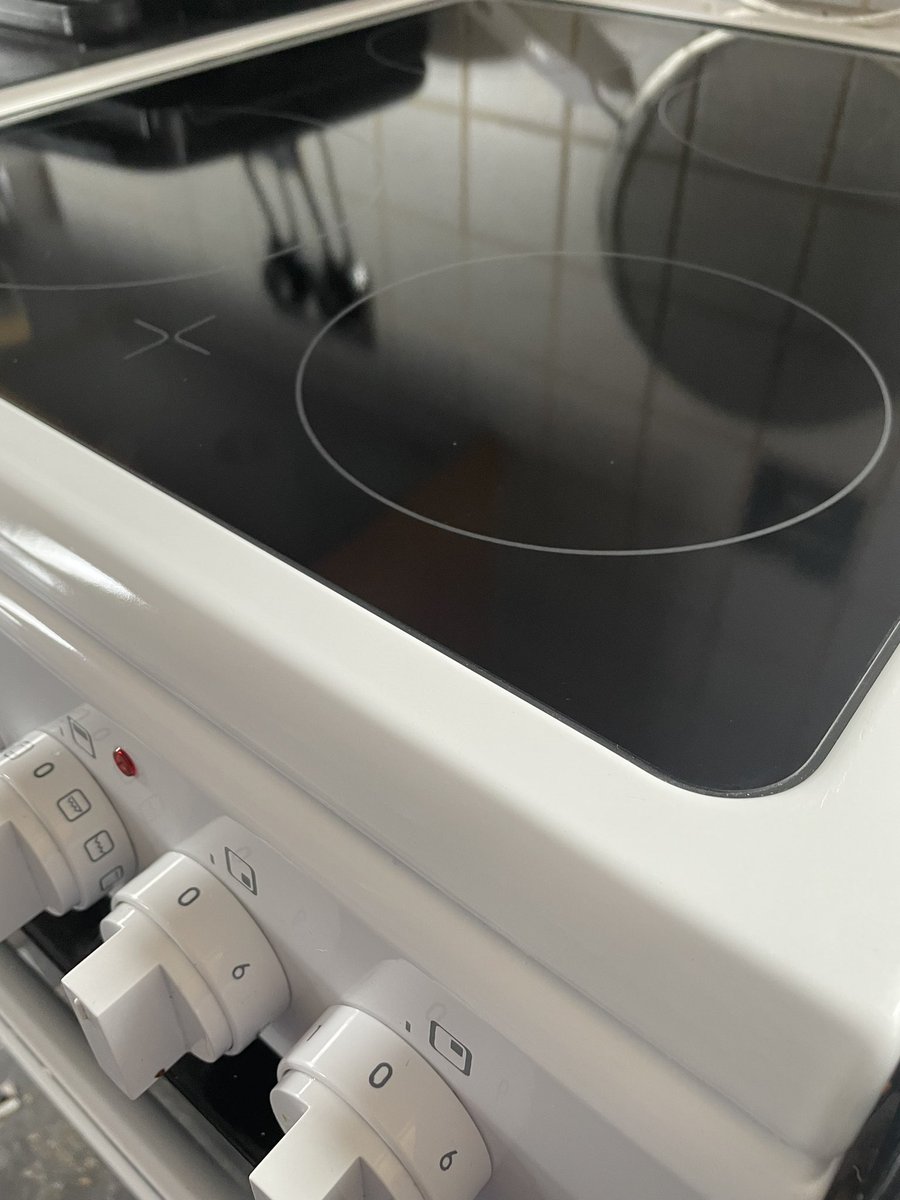 GrimePolishment's tweet photo. Before &amp; After of a hob clean using .@LakelandUK hob scraper which is amazing! Link below to product  ⬇️ 

https://t.co/Zl0rY3qmKk
#cleaningproducts #cleaningbusiness #cleaningservices #springintocleaning #cleaningcompany #cleaningtips #clean #cleaning #review #reviews https://t.co/MtdmwgLXOC