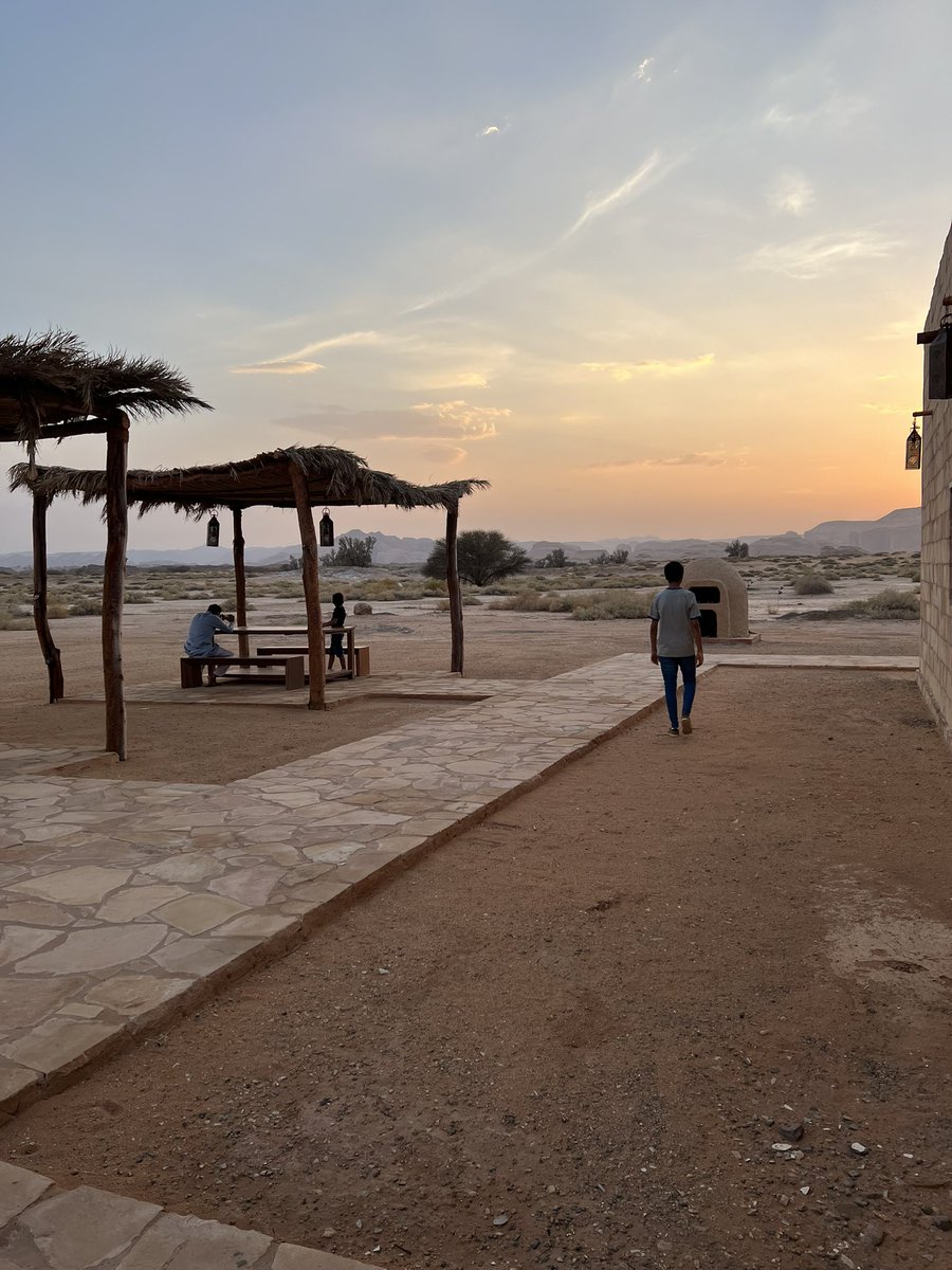 كم انا ممتنه ...
للطف الغرباء ...
🍂