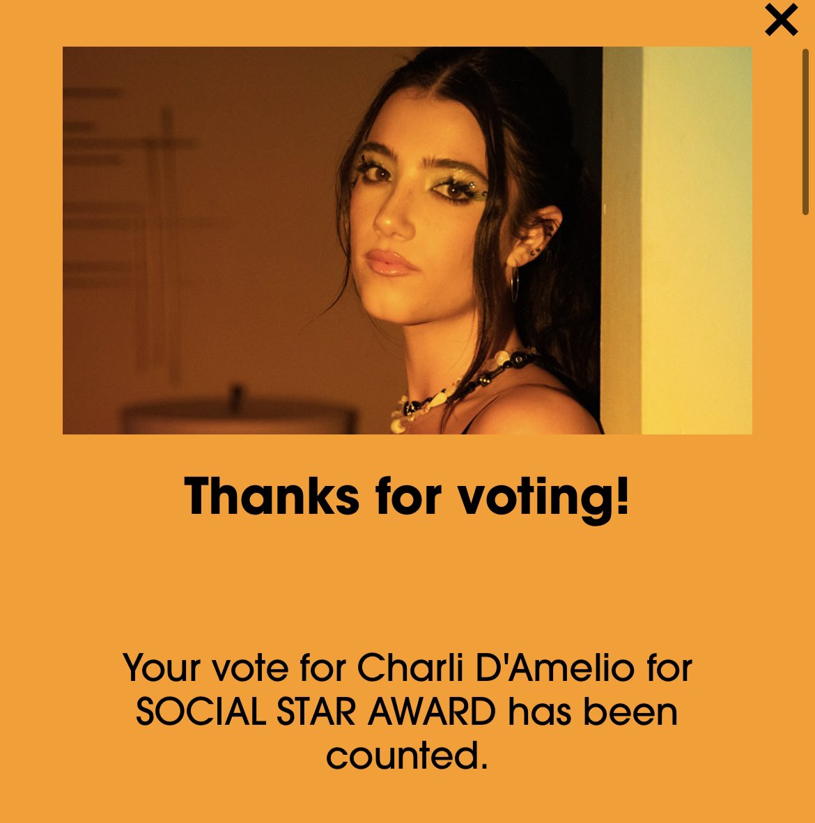 make sure to vote @charlidamelio for the @iHeartRadio awards!! Use these hashtags - #CharliDAmelio #SocialStarAward #iHeartAwards︎ 
🔗 - iheart.com