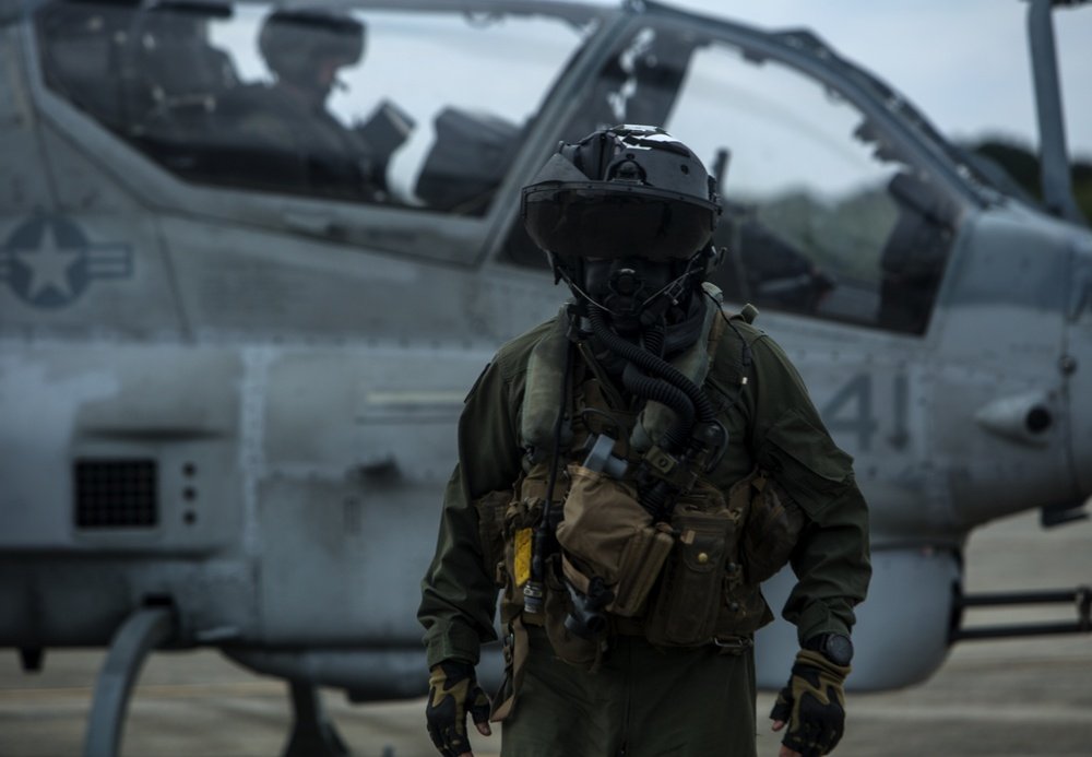 ᴅᴇᴡ on Twitter "AH1Z Viper pilots wearing Joint Protective Aircrew