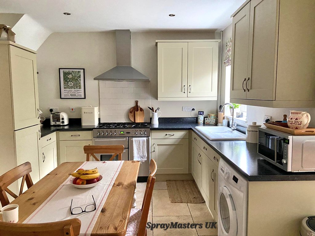 SprayMastersUK's tweet photo. https://t.co/F9GDtzky3X #Kitchen #KitchenCabinets #KitchenMakeover #Kitchendesign #kitchencolours #kitchenideas #Alfreton #belper #ripley #marehay #DERBYSHIRE https://t.co/rlVyzqHxTy