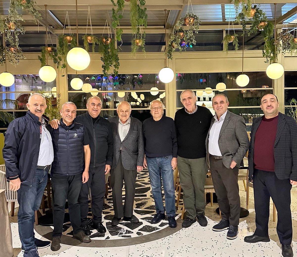erolmkb's tweet photo. Eraysan Ailesi olarak iş ortaklarımız, Karslıoğlu AŞ, Umut Defter, Nesil Yayınları firmalarla Antalyada 11-16/01/2023 tarihlerinde yapmış olduğumuz Satış tanıtım günleri kapsamında bizleri ziyaret eden müşteri iş ortaklarımıza vermiş oldukları destekler için teşekkür ediyorum. https://t.co/Ky7ckTigxx