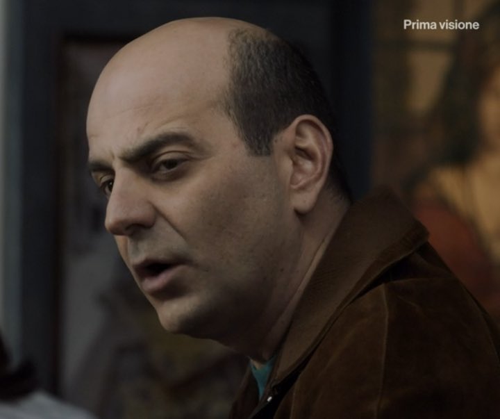 Cinguetterai's tweet image. - Quando un ragazzo va da una ragazza a studiare, addirittura di domenica, non è solo per studiare
- Ah quindi tu… con me… E me lo dici mo?
- Ho fatto outing

#LolitaLobosco2 #LeIndaginiDiLolitaLobosco #LolitaLobosco