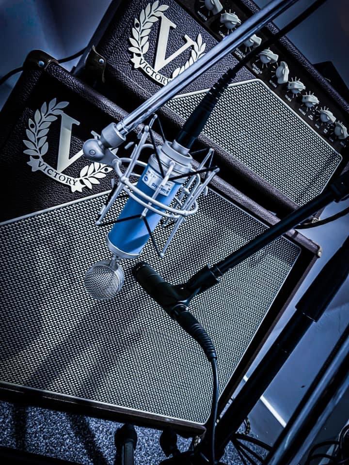 Another awesome day recording! 👊 💥￼
… #studiotime #NEWALBUM  

#2023ready 
#recordingstudio #britishcountrymusic #countrymusic #victoryamps #bluebird 
…
Recovering Satellites 🎚🎙🎬