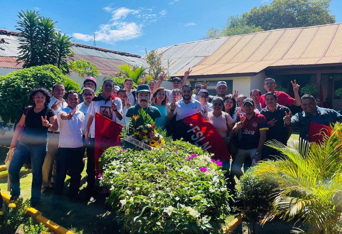 UVP- CRISTHIAM CADENAS DE LA ECAV, presente en el acto de conmemoración al 71 aniversario del Natalicio del Comandante Iván Montenegro Báez, en honor a su trayectoria Revolucionaria. ❤ 🖤 Presente!!! Presente!!! Presente!!!