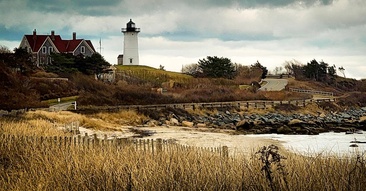 danamorris's tweet photo. #NobskaLighthouse #Nobska Point
#CapeCodwinter #vineyardsound
Winter in #Falmouth https://t.co/b6NeZcUraL