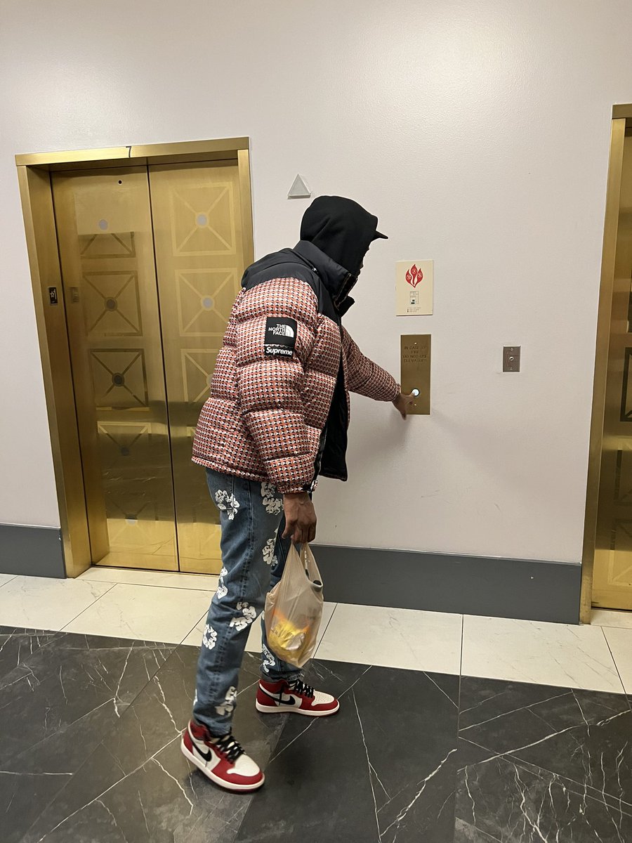 ant___'s tweet image. 