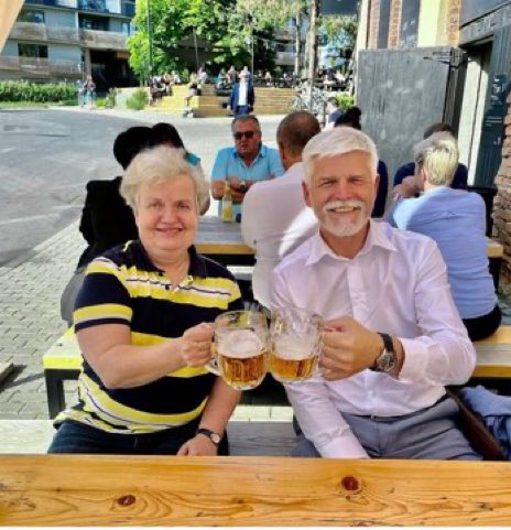 Máte nervy jak provazy <a href="/general_pavel/">prezidentpavel</a> . Respekt.