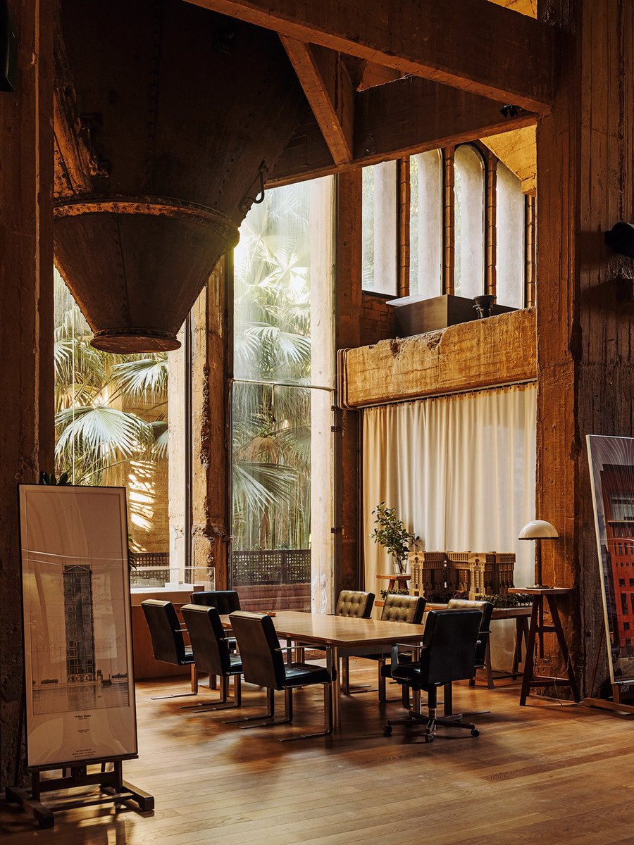 hanslorei's tweet photo. If you've never seen, maybe greatest example ever of beautiful industrial reuse.

Barcelona arch Ricardo Bofill began converting this 1920's cement factory into his primary res &amp; studio in 1973.

I continue to revisit this for inspiration - beauty and boldness on another level. https://t.co/78NuRAacIv