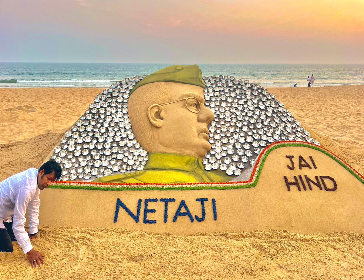 sudarsansand's tweet photo. Tribute to the great leader and one of the most inspirational figure in our history #NetajiSubhashChandraBose on his 126th birth anniversary. My SandArt of Netaji with installation of 450 steel bowls, at Puri beach in Odisha. #JaiHind🇮🇳 
#ParakramDiwas https://t.co/jMpb6n4eP5