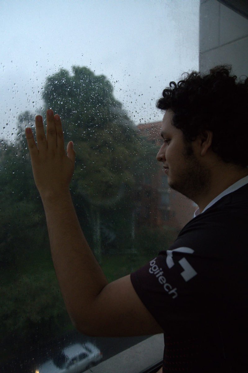 Cuando sabes que no te vas a llevar ningún MVP  así seas el Shotcaller, rotes, tengas farm perfecto, hagas el mayor daño del equipo, por que tu Bot lane es  <a href="/FoxyADC/">FoxyADC</a> Y <a href="/FleekZlol/">Joshua Torres 🍃</a>   help me   @Zeus_Kralik ,<a href="/LVPcol/">LVP Colombia 🇨🇴</a> 

#LeagueOfLegends