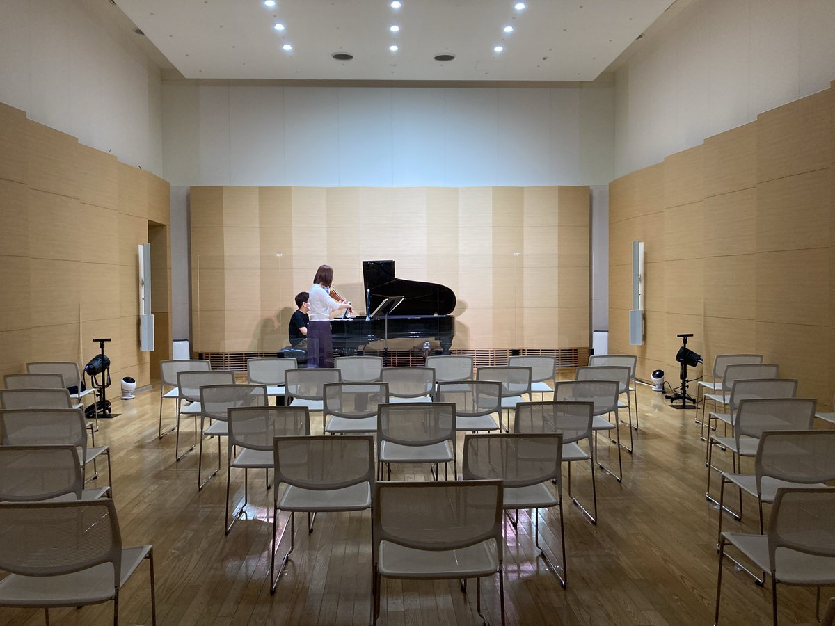 kansaiphil's tweet photo. 【マグノリアサロンコンサート♪】

本日は毎月恒例、池田市逸翁美術館マグノリアホールでのサロンコンサート❗️
Vla🎻田代とPf🎹中村さんによるデュオで、優雅なヘンデルと現代的な趣き溢れるショスタコーヴィチをお届け🎶

14:00開演、当日券ございます✨
暖かい空間で贅沢な時間をお過ごしください💕 https://t.co/pB09d9lbk2