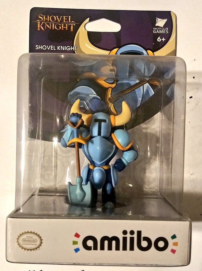 themistern's tweet photo. Any mutuals want to buy any of these items direct before I list them tonight? #PokemonTCG #PokemonRubySapphire #EONticket #amiibo #Bayonetta #ShovelKnight https://t.co/Bt0I438GRB