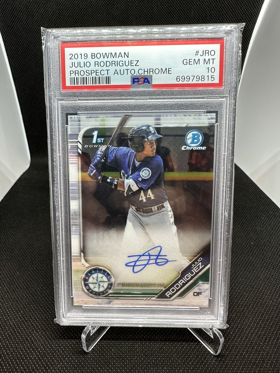 Yeags11's tweet photo. @Cardcollector2 Julio $2.2k
Giannis /25 POP 2. $750
Mahomes - $2.2k https://t.co/cEjrcLCkUV