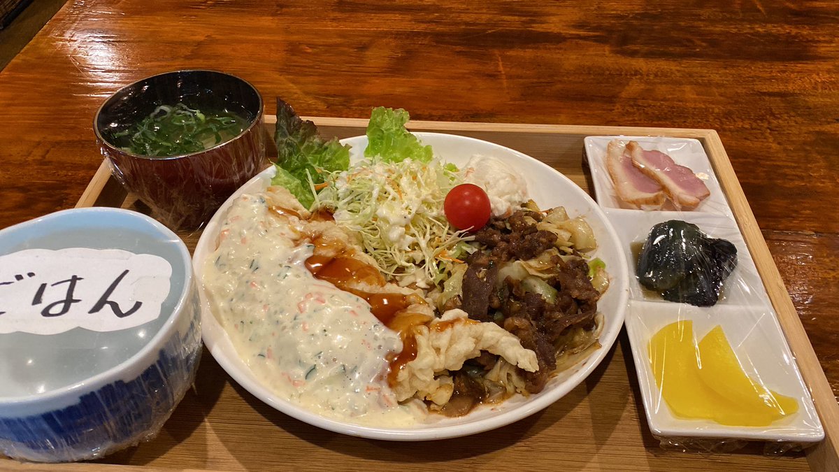 HitoshiUema's tweet photo. おはようございます
今日の日替りランチ
↓↓↓↓↓↓↓↓↓↓
チキン南蛮
シークヮーサータルタルソース
　　　　&amp;
プルコギ焼き肉
　　　　&amp;
小鉢惣菜付き
↓↓↓↓↓↓↓↓↓↓
￥８００円です
＃神崎川ランチ
#三津屋商店街 https://t.co/QbdEDOTZLM