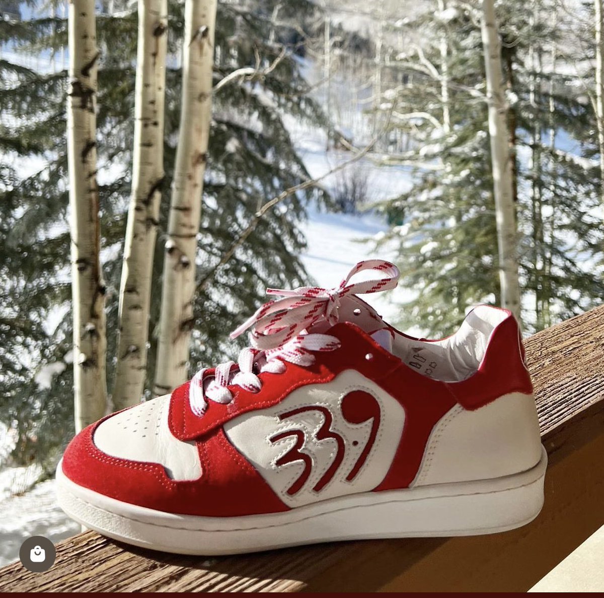 339original's tweet image. Red sneakers in the snow is the way to go! #eliteedition #longshot