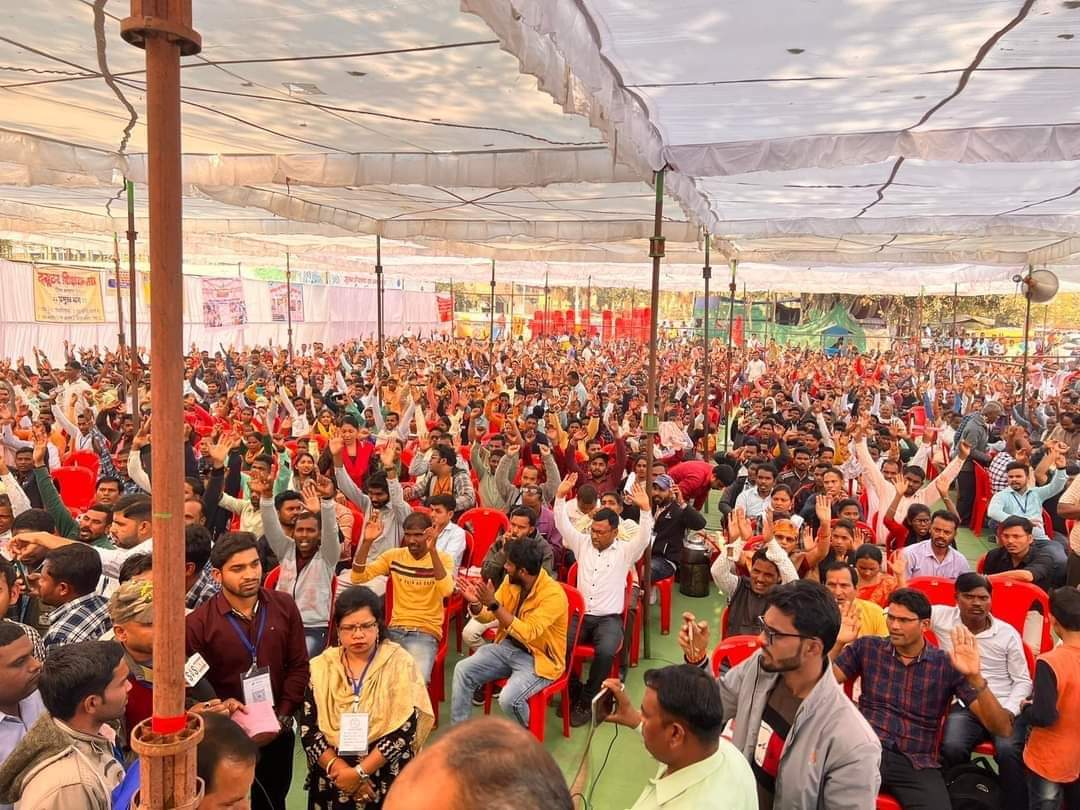 छत्तीसगढ़ के संविदा कर्मियो का भी कहना है-

हमारे कदम न थमेंगे,न रूकेंगे
हम नियमितीकरण पाने की राह पर आगे बढ़ते चलेंगे
और तब तक चलेंगे, जब तक सरकार हमे नियमित नही कर देती। 

छत्तीसगढ़ के संविदाकर्मी भी इतिहास रचने के लिए तैयार है।
#cgsanvidaniymitikaran
<a href="/INCChhattisgarh/">INC Chhattisgarh</a> <a href="/MrKharge/">Mr Priyanka Kharge</a>