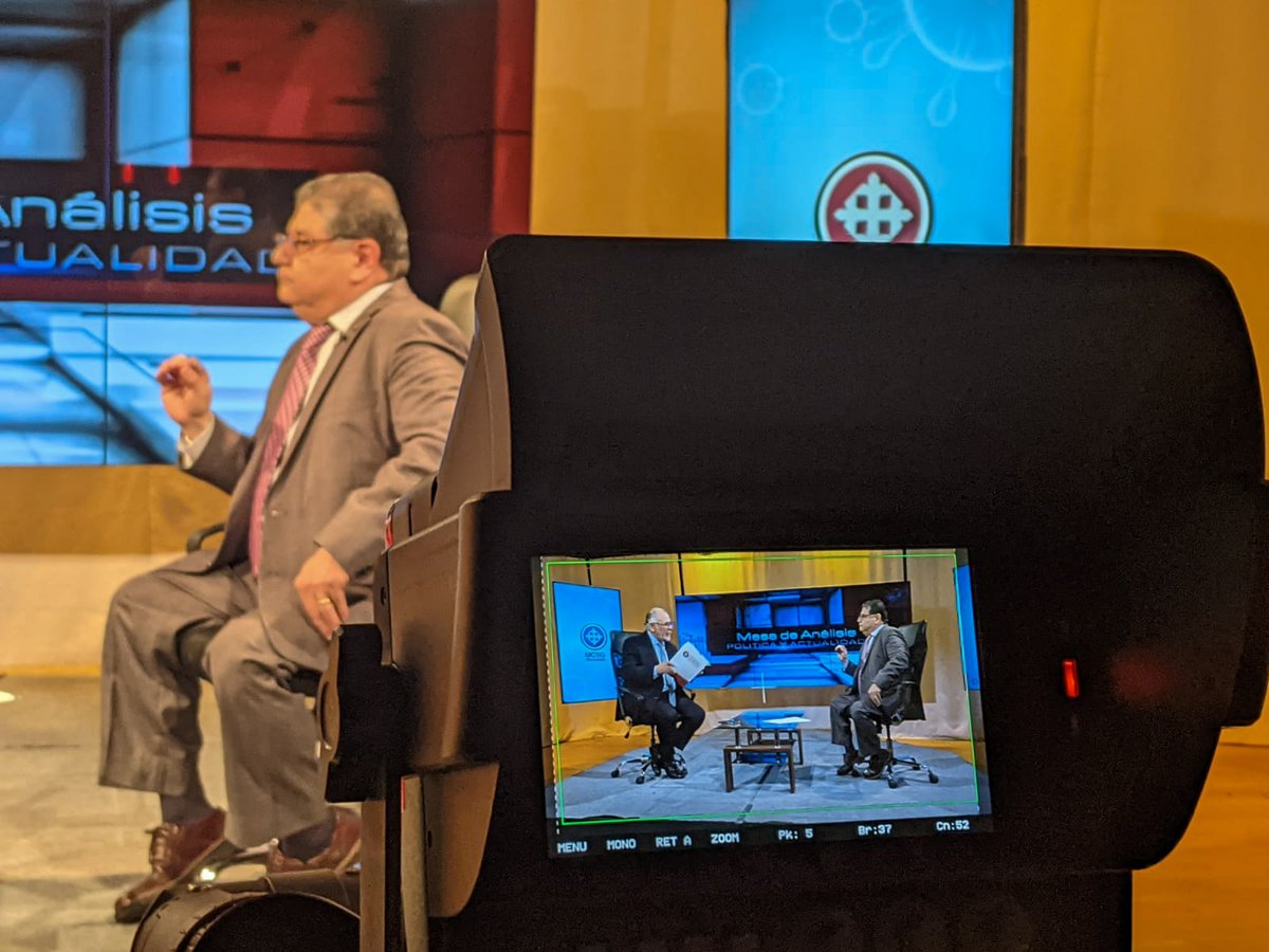SuperintEC's tweet photo. Superintendente @marcoslopez59 en entrevista en el programa Mesa de Análisis de @ucsg_tv, conversó sobre las obligaciones que deben cumplir las compañías sujetas al control de esta institución.Además explicó el funcionamiento del nuevo sistema de recepción de Estados Financieros. https://t.co/UYySptauZu
