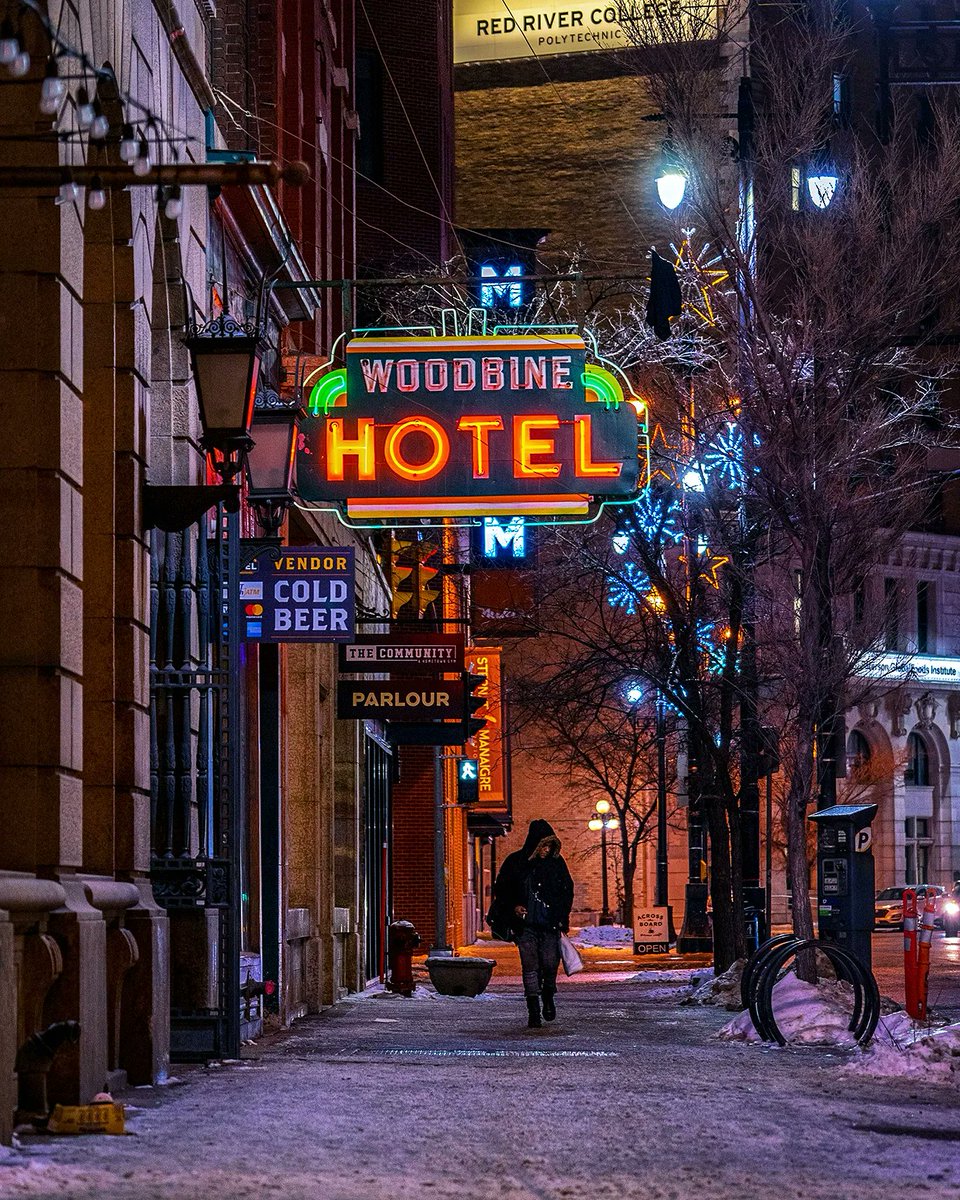 MikePrattPhotos's tweet photo. I always like taking a photo of this spot if I'm in the area. Classic! #Winnipeg https://t.co/MAOnxRB0QX