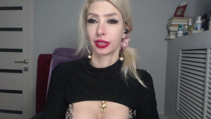 I'm online @MyFreeCams! #onmfc https://t.co/PlGLdxpm31 💚 https://t.co/kb6xyPhCAa<a class="tags" href="/tag/myfreecams">@myfreecams</a><a href="/tag/onmfc"class="tags">#onmfc</a>