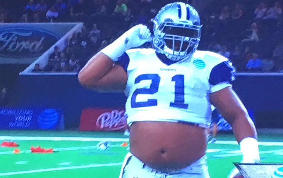 Barstool Sports on Twitter "Zeke lining up at center https//t.co