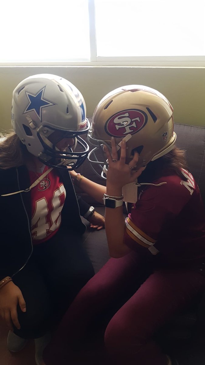 Uriel10448041's tweet photo. #NFLPlayoffsEnTUDN https://t.co/wnjyQ0lWTn