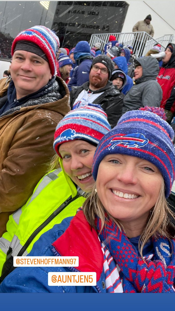aliciahoff88's tweet photo. LET’S GO BUFFALO 🦬 https://t.co/TZzHteEd9B