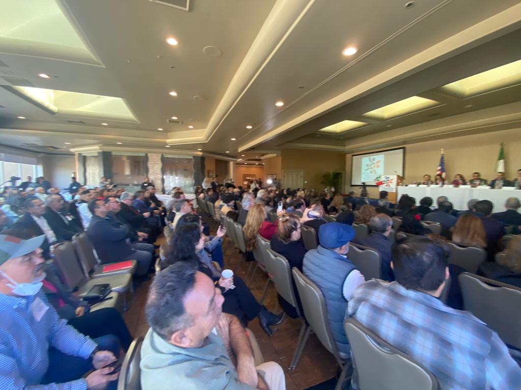 Asisto a  la Reunión de la comunidad mexicana residente en el exterior #Colefom, con Senadores del Congreso de la Unión, realizada en Los Ángeles, California. Una reunión plural del mayor interés, en favor de nuestros compatriotas residentes en diversas regiones.