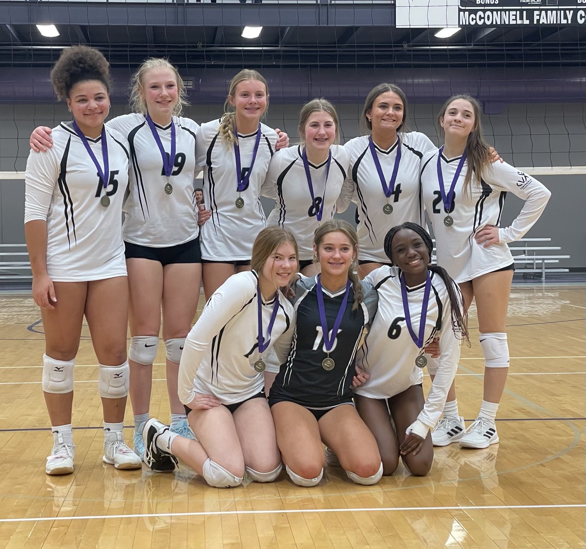 CentennialVBA's tweet photo. Congrats to the CVA 15U Black team on a pair of tourney wins this weekend. Go Jags! https://t.co/g8n68uEwuN