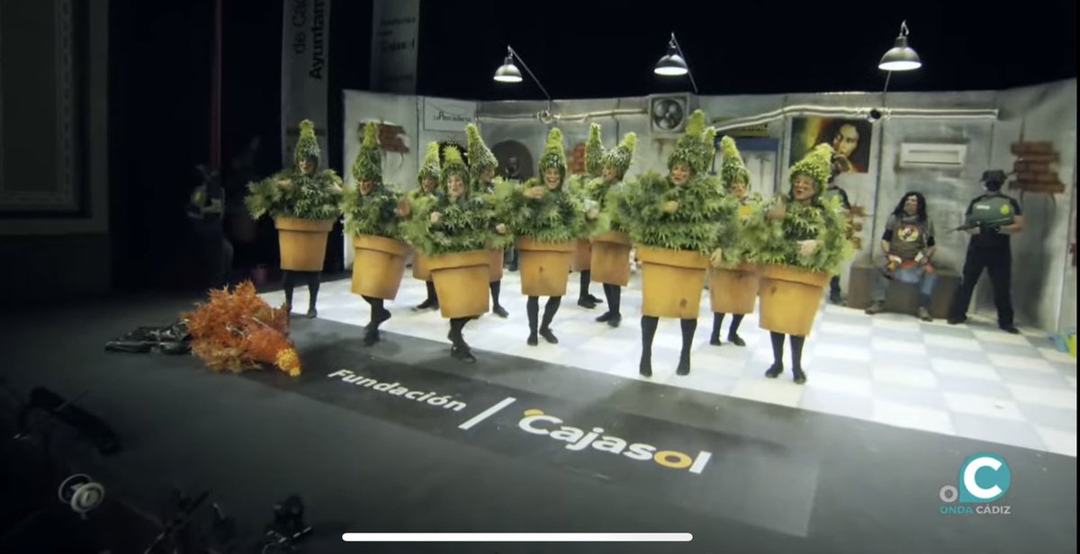CriticodelFalla's tweet photo. Para el que acaba de unirse, aquí tenéis el resumen de hoy en 3 simples imágenes. Una imagen vale más que tragarte esto. #COAC2023P2 https://t.co/IZHKvZuACk