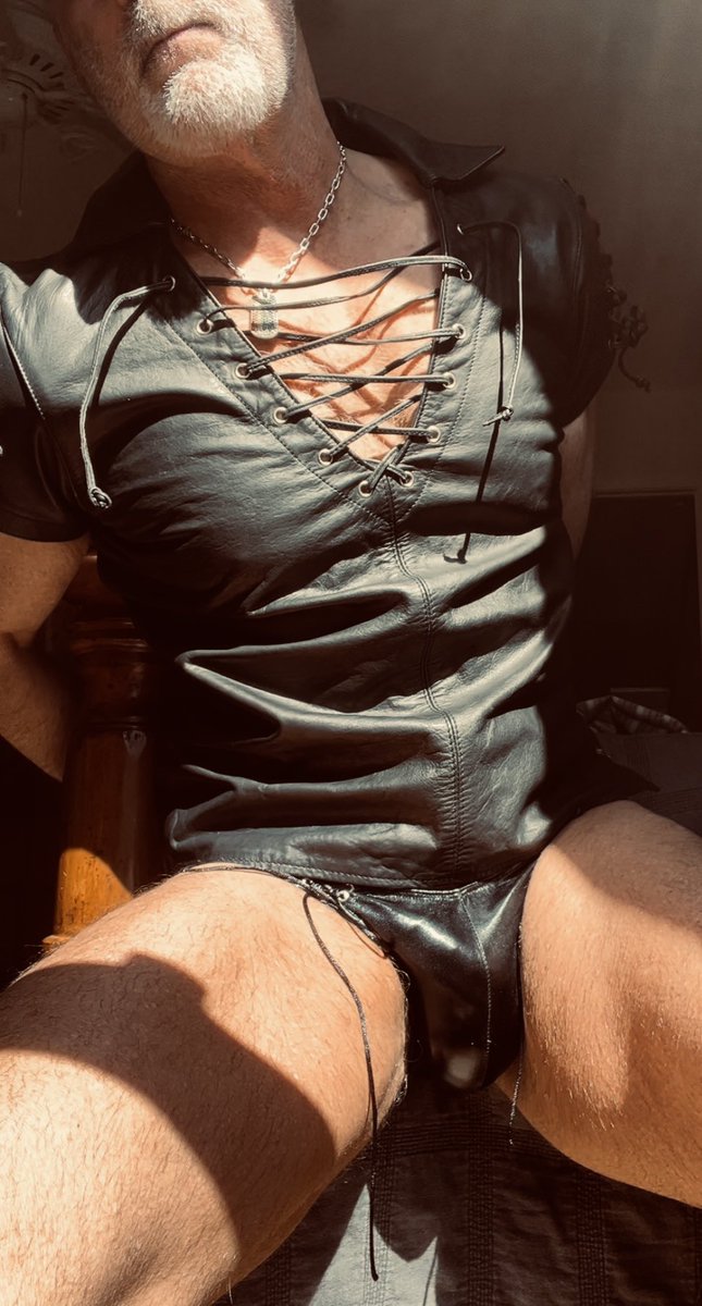 boundcatcher's tweet photo. Bedroom bully is again, flexing his muscle. #meninleather #gayleathermen #menbound #gaydom #leatherman #gaysub https://t.co/WQYGFdtket