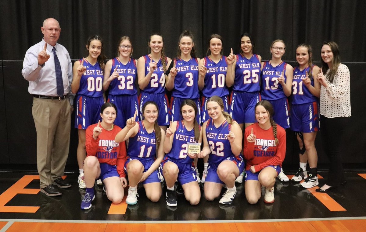 ahoward_2349's tweet photo. League Tournament Champs💙🏀❤️ https://t.co/6SqdR9QkOd