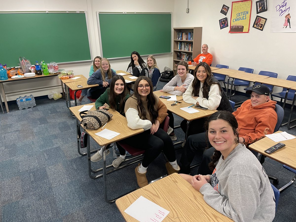 Hanging out waiting for the <a href="/IHSAAtv/">Champions Network</a> <a href="/IHSAA1/">IHSAA</a> girls basketball sectional draw!  Let’s go Lady Spartans!