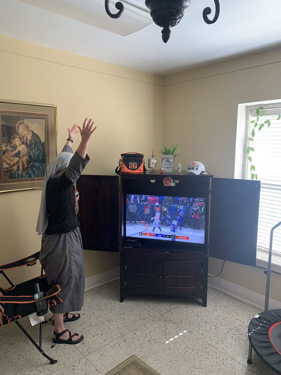 onegroovynun's tweet photo. Sr Mary is ALL IN for the @Bengals ! 
She would totally stand there in the ❄️ if she had to! 
#WhoDey #RuleTheJungle #CINvBUF https://t.co/Pu4J3idbPh