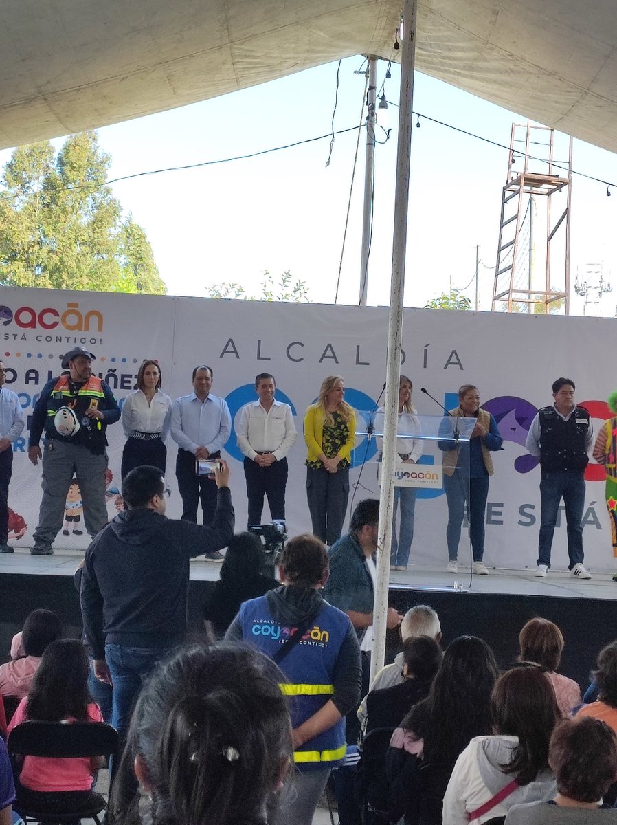 Bluh29's tweet photo. Festejando a la niñez de la @Alcaldia_Coy @giogutierrezag @obdulioA @DesireeNavarro https://t.co/rhEDQbRlgQ