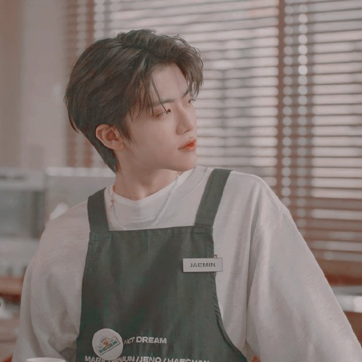 shiningstarole's tweet photo. ⠀ ⠀ㅤㅤㅤㅤ■ ■ 𑁍 ྀ  __________ 𝗠𝗢𝗡𝗧𝗖𝗟𝗔𝗜𝗥.

     𝗶.  23 años.
     𝗶𝗶. periodista.
     𝗶𝗶𝗶. hermano menor de andrea, siempre han sido unidos, llegó a la isla porque la extrañaba y le apetecía un cambio de aires, llegó con su mejor amigo/soulmate https://t.co/a4CKCkh22G