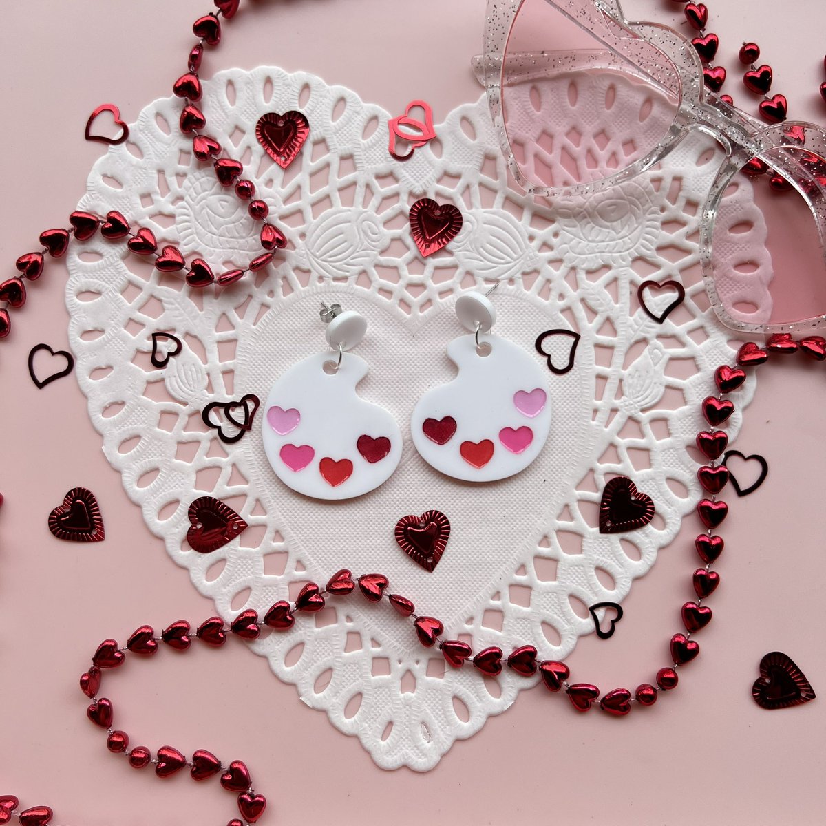 smartypantsco's tweet photo. Popping in to say I have a new Valentine’s collection available! ❤️

https://t.co/VYIHb4NKqH https://t.co/ZSDIsRJUV2
