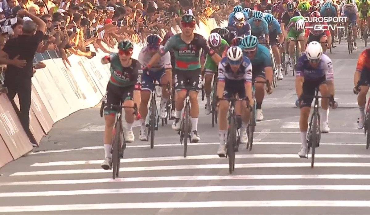 LeGruppetto's tweet photo. Sam Bennett (Bora-Hansgrohe) s'offre au sprint la première étape du Tour de San Juan ! L'Irlandais a devancé Michael Morkov (Soudal - QuickStep) et Giacomo Nizzolo (Israel - Premier Tech) au terme d'un dernier kilomètre assez chaotique. #VueltaSJ2023 https://t.co/UuG2DG7tEo