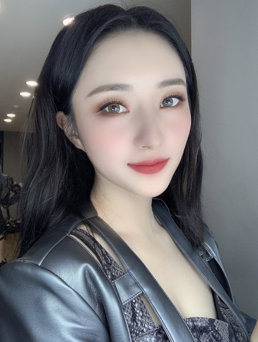 333_witches's tweet image. Bien confiada en mi misma me dije que el que tenga miedo a morir que no nazca, así que reuní todo el valor para asistir al  #𝐓𝐖𝐈𝐍𝐊𝐒_3rd𝗖𝗕𖤣, queriendo hacer #𝗸𝗻𝗼𝗰𝗸𖡫𝒌𝒏𝒐𝒄𝒌 en los corazones de estas pokeñas. 🫶🏻

𝐍ightcord at 𝟸𝟻:𝟶𝟶 ✟ 𝚃ɪᴀʀᴀ