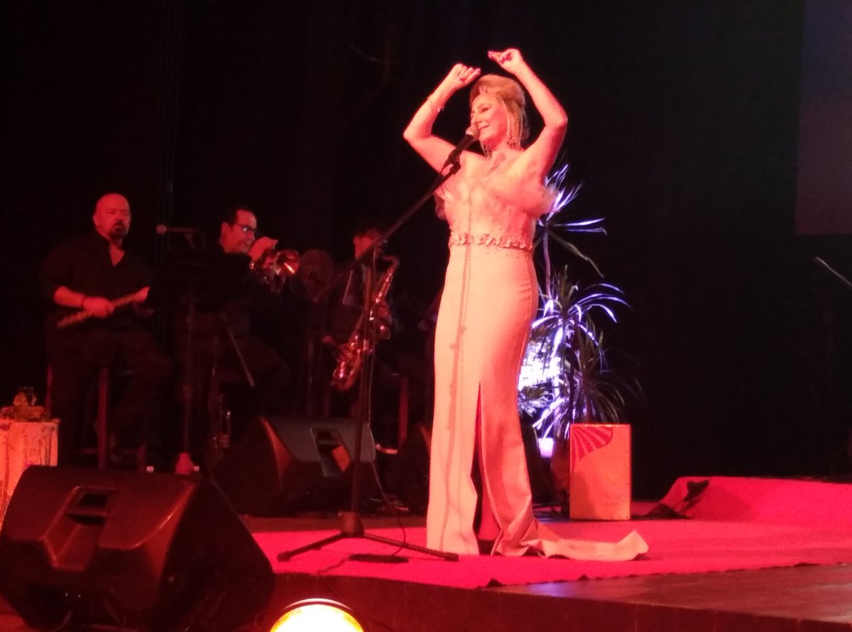 Con un concierto de la cantante de copla @PilarBoyero inició en #SantiagodeCuba la edición 38 del Festival Internacional Jazz Plaza.

@CubaEsCultura @uneacstgo1 
#CubaEsCultura @ElizaACN_Cuba @inst_la