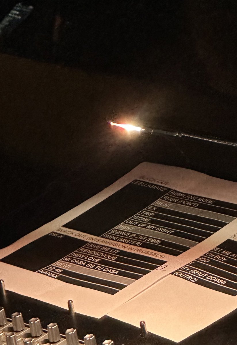 jshdbeidm's tweet photo. The Sikk concert was littt🔥🔥🔥 and guess who has the setlist?!!! #SIKKLONDON #sikksetlist #popalotlondon #sikk https://t.co/xI7dtxW20n