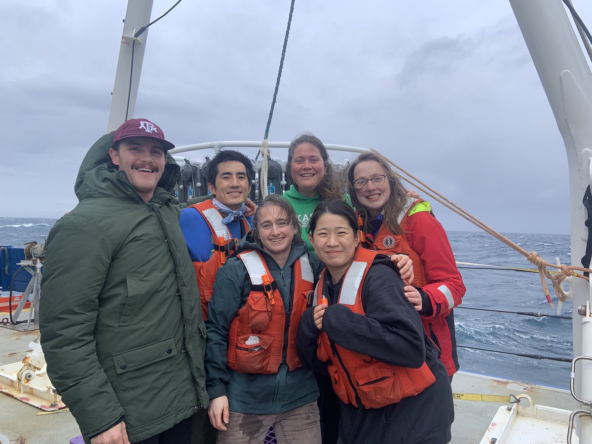 Second to last trace metal CTD cast of <a href="/geotraces_gp17/">GEOTRACES GP17-OCE</a>! I’m so lucky to have had this amazing group of students and postdocs working with me on trace metal ops. I couldn’t have asked for a better team! #FitzLab
<a href="/tamu_ocean/">TAMU Oceanography</a> @marmite_usf <a href="/BigelowLab/">Bigelow Laboratory</a> <a href="/ODU/">Old Dominion University</a>
