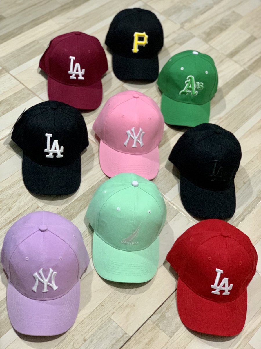 VicluStore's tweet photo. Gorras beisboleras a muy buen precio, elige la tuya nosotros te la llevamos #VisteBien #LuceBien #TiendaVirtual #Barranquilla #Domicilio https://t.co/08guFdE8JY