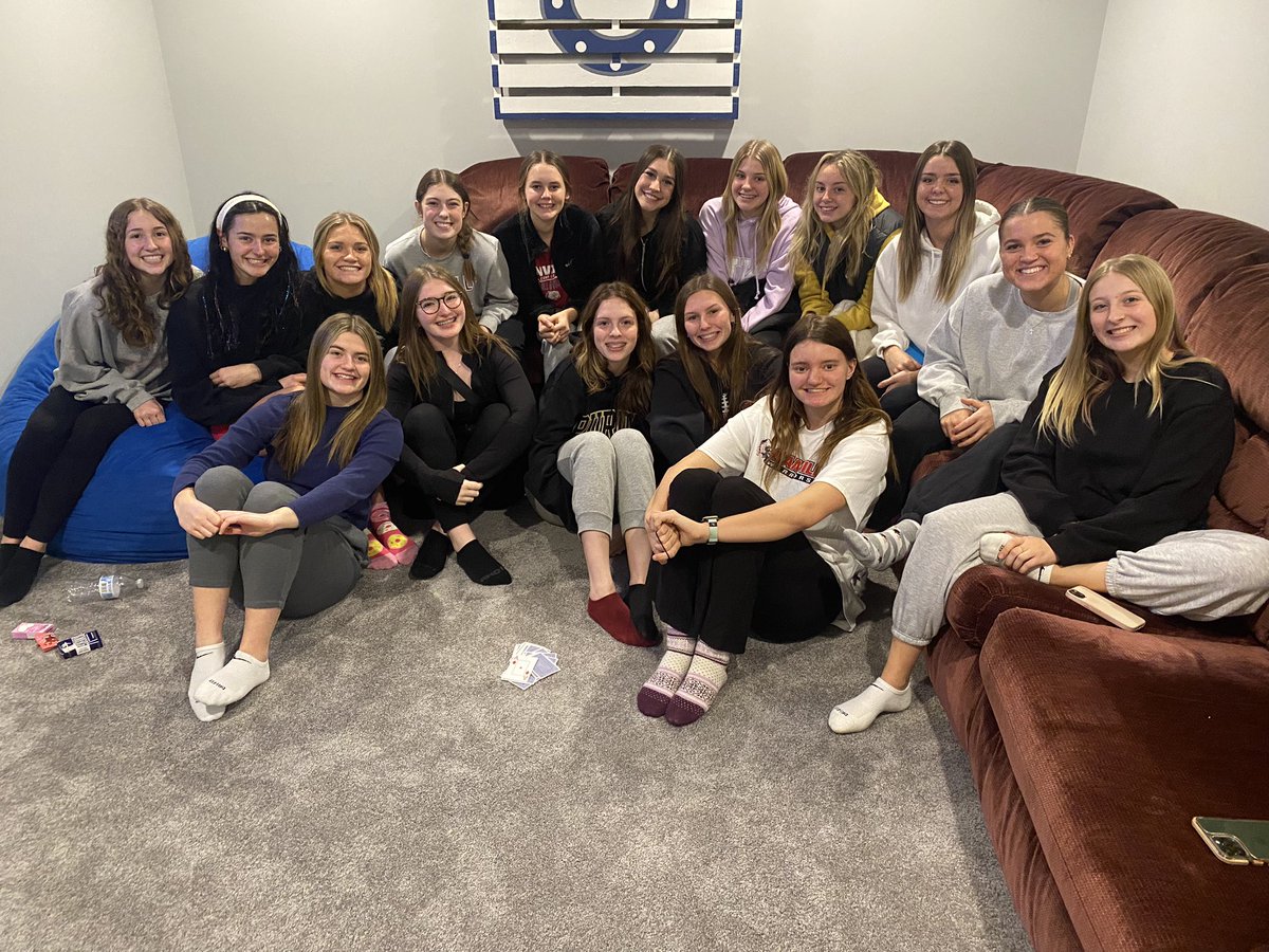 Danville Sectional Draw party!! Having a great time, ready to see what Sectional #25 has in store for us!! #PLAYforMORE 
<a href="/IHSAA1/">IHSAA</a> <a href="/IHSAAtv/">Champions Network</a>