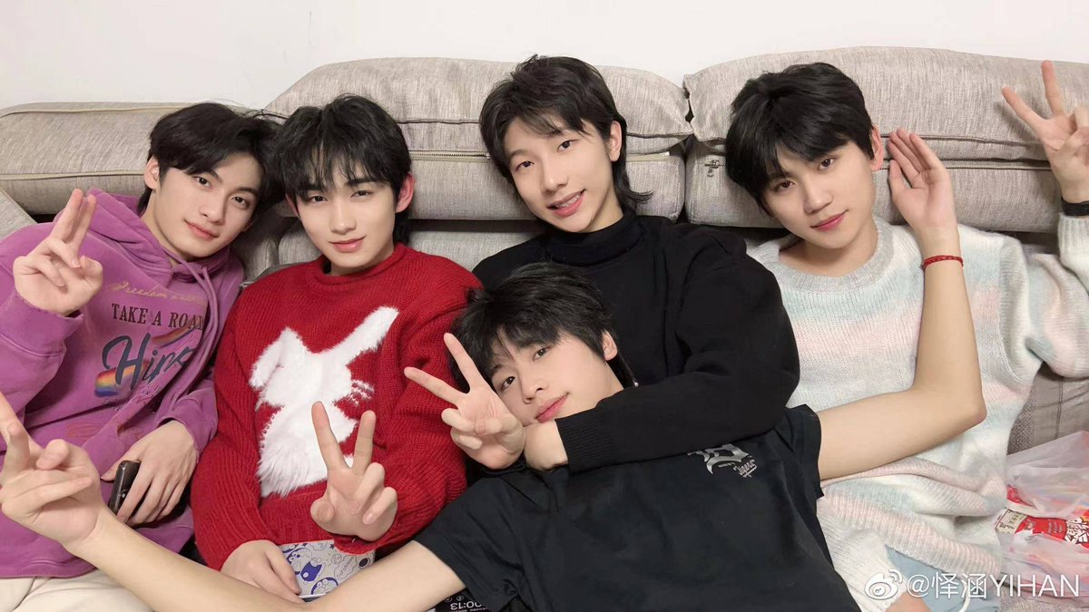 foryihan's tweet photo. ✧ 230122
✎ Yihan weibo update

#怿涵 #Yihan #易安中学 #YianMiddleSchool https://t.co/zbk6OIuydU