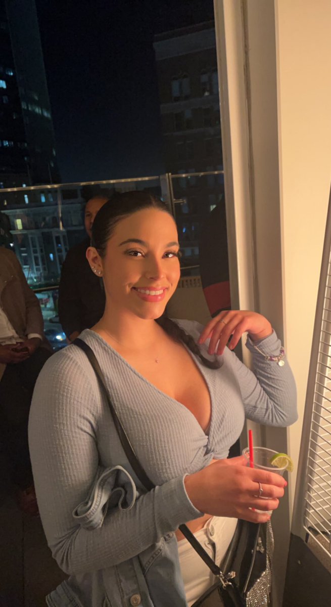 Rooftop bars are a vibe 🍹